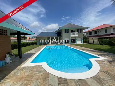 Maison, 165 m²