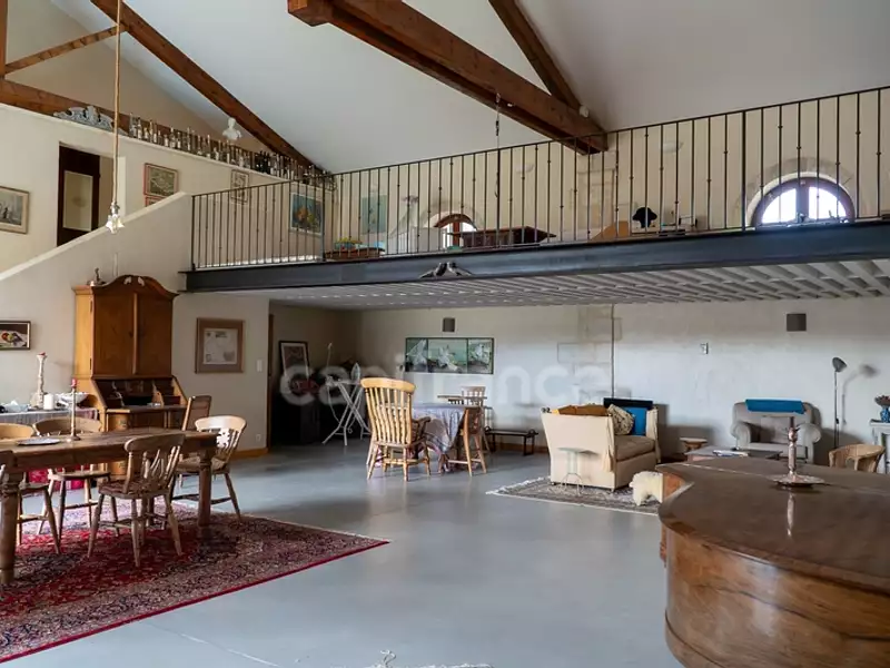 Maison, 560 m²
