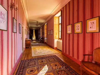 Maison, 890 m²