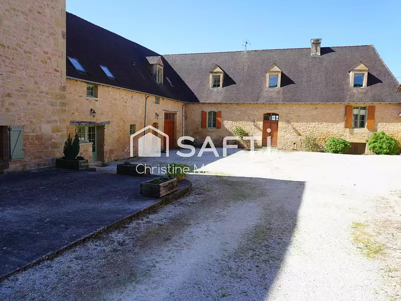 Maison, 560 m²