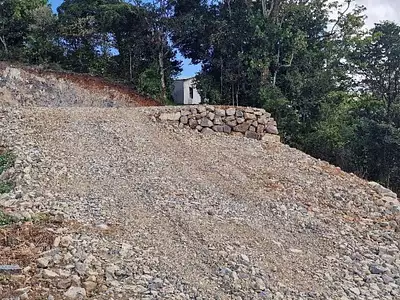 Terrain, 1 300 m²
