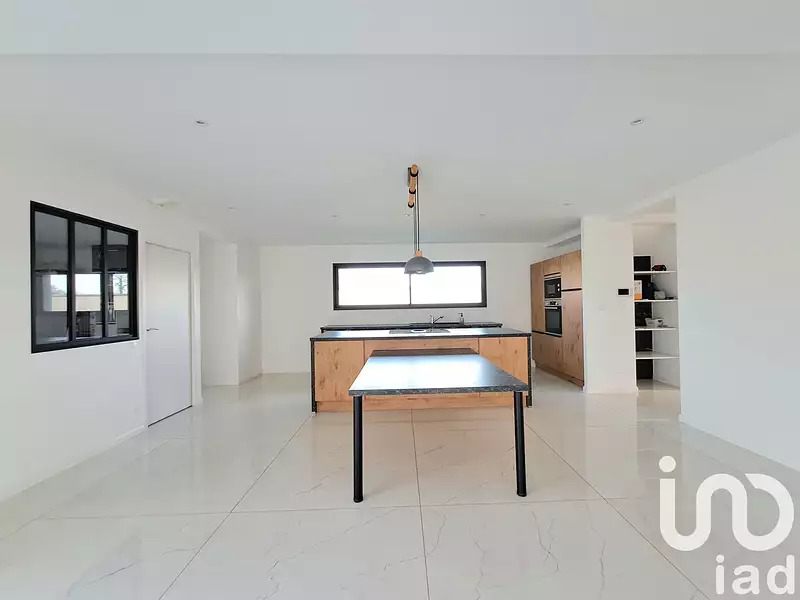 Maison, 216 m²