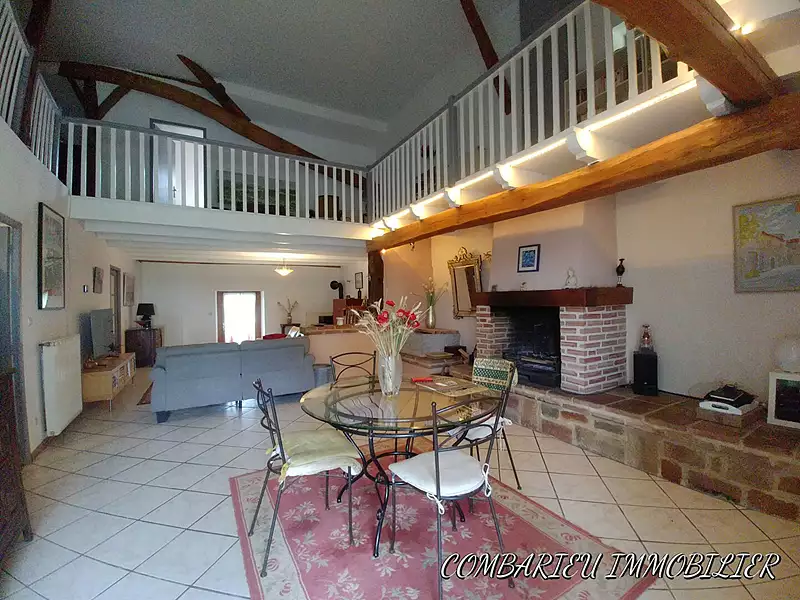 Maison, 240 m²
