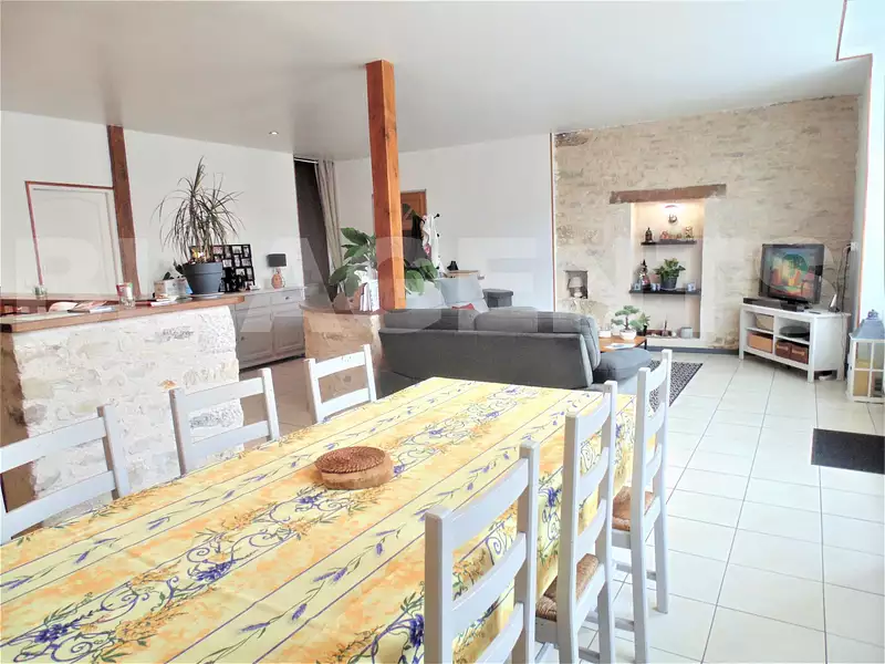 Maison, 240 m²