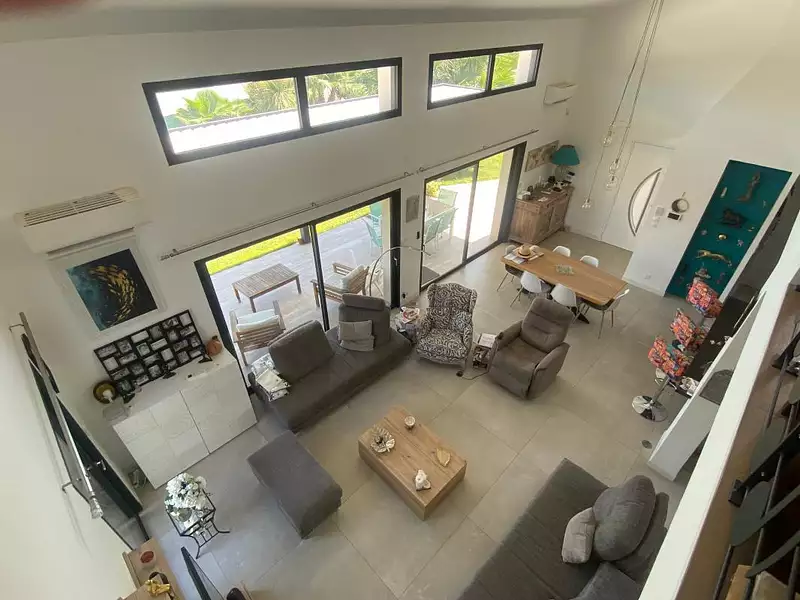 Maison, 215 m²