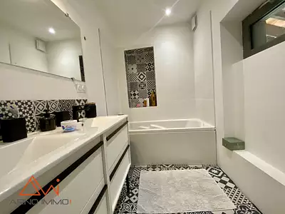 Maison, 315 m²