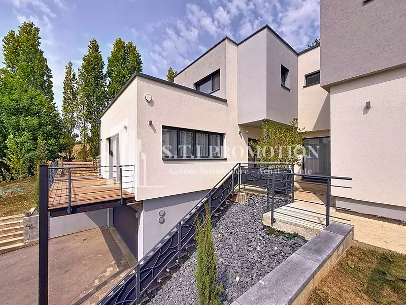 Maison, 250 m²