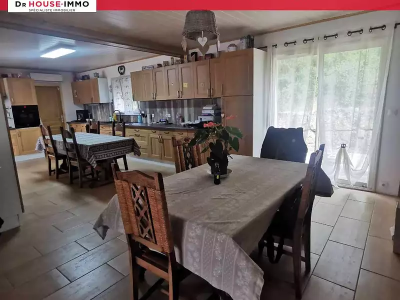 Maison, 242 m²