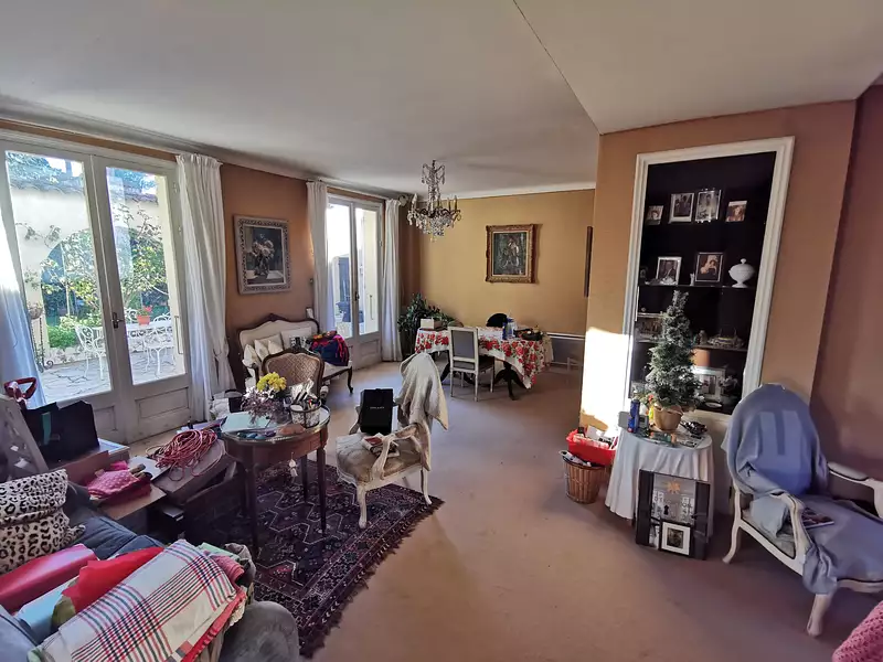 Divers, 831 m²