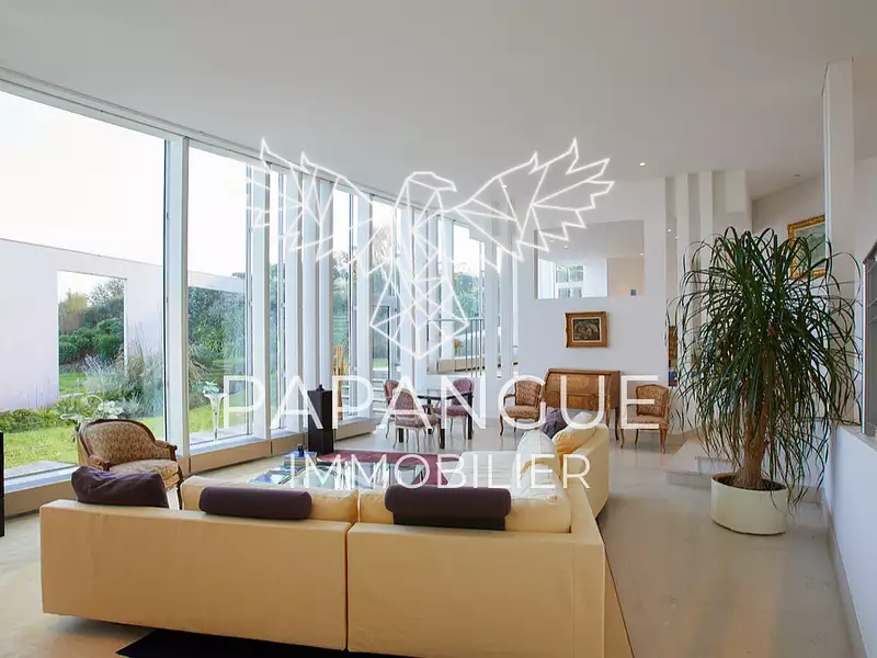 Maison, 248 m²
