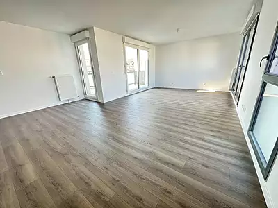 1 198 € CC Appartement • 84,5 m² • 4 pièces • 3 chambres Melun (77000)