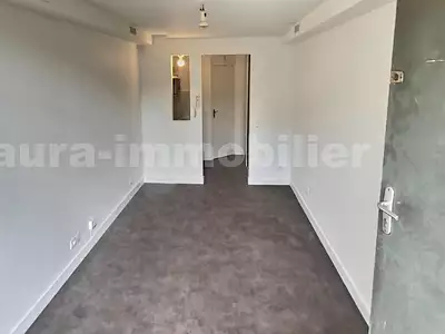 635,46 € CC Appartement • 18 m² • 1 pièce Le Pré-Saint-Gervais (93310)