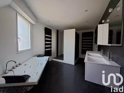 Maison, 275 m²