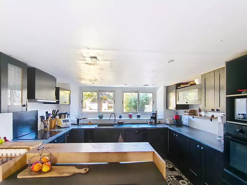 Maison, 210 m²