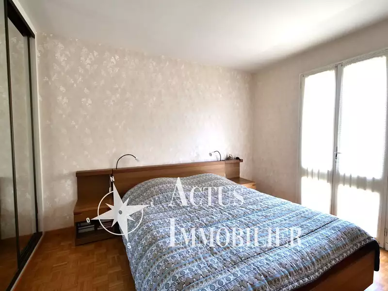 Maison, 242 m²