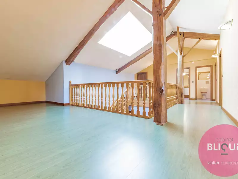 Maison, 375 m²
