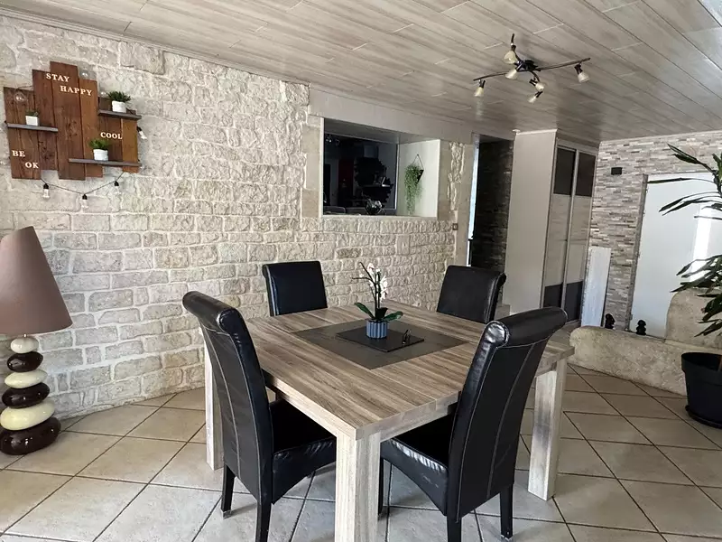 Maison, 252 m²
