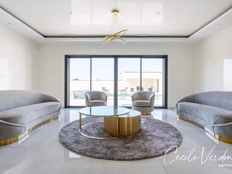 Maison, 281 m²