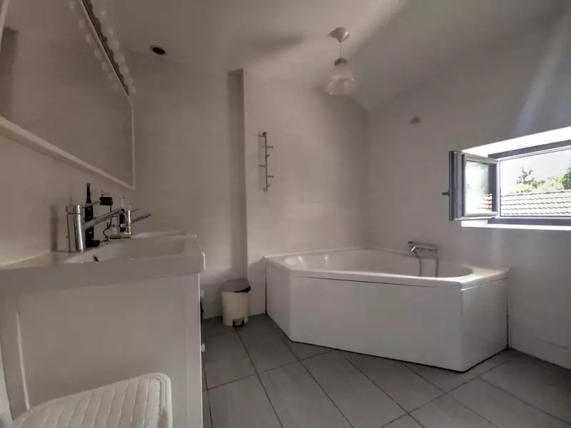 Maison, 211 m²