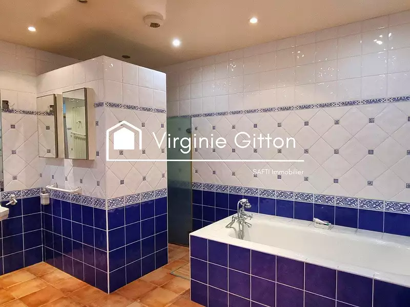 Maison, 197 m²