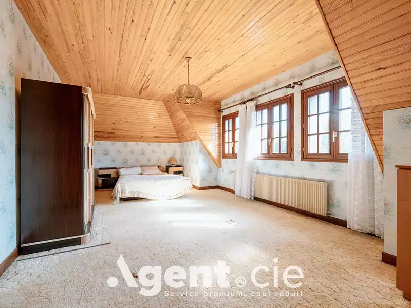 Maison, 240 m²