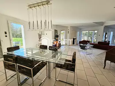Maison, 375 m²