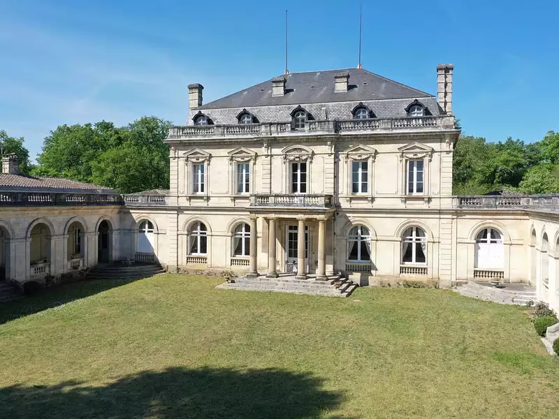 Maison, 1 157,92 m²