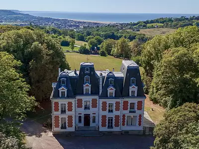 Maison, 1 500 m²