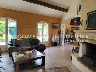 Maison, 230 m²