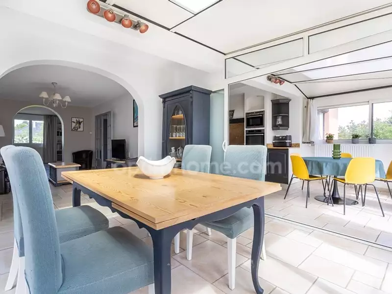 Maison, 211 m²