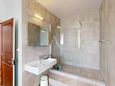 Maison, 191 m²