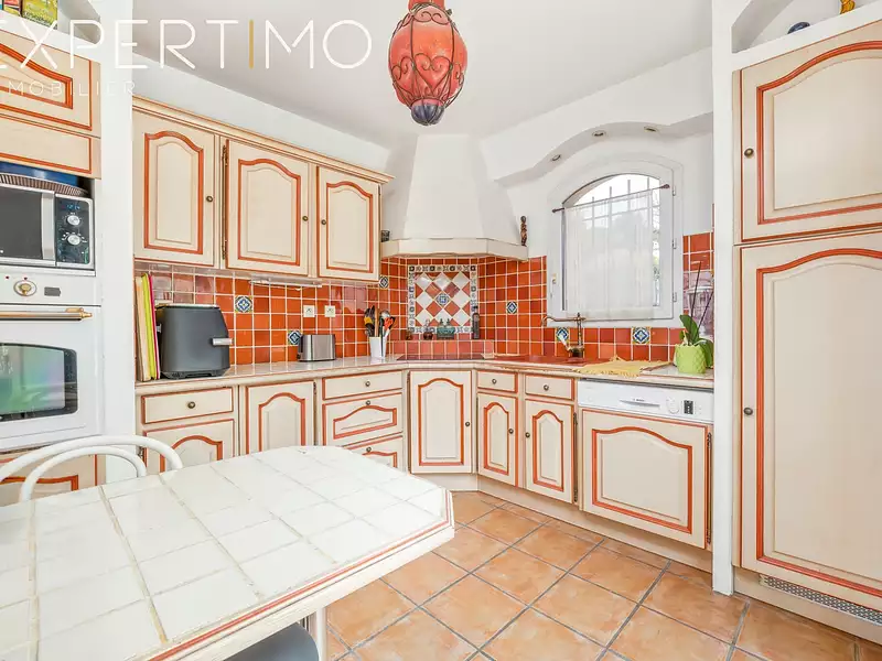 Maison, 167 m²