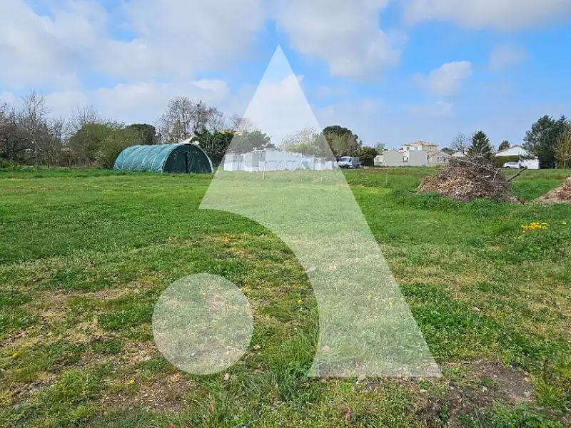 Terrain, 762 m²