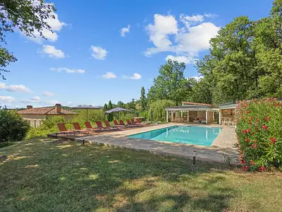 Maison, 749 m²
