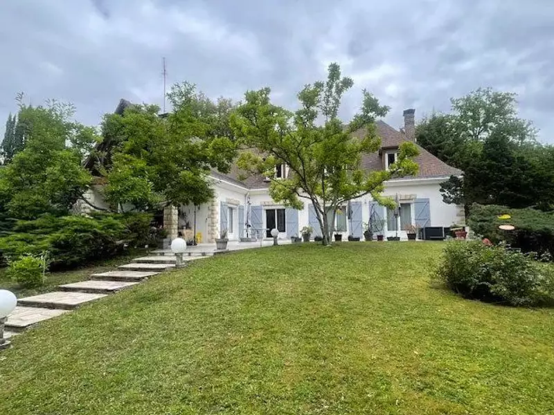 Maison, 255 m²