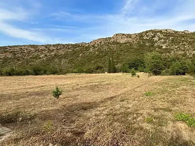 Terrain, 880 m²