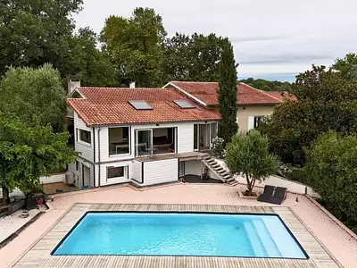 Maison, 384 m²