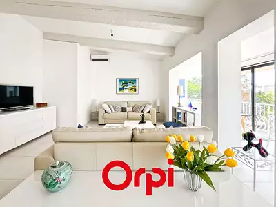 Maison, 240 m²