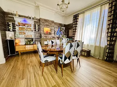 Maison, 216 m²