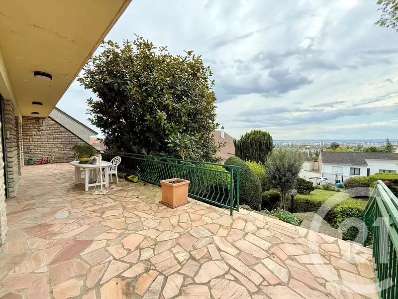 Maison, 215 m²