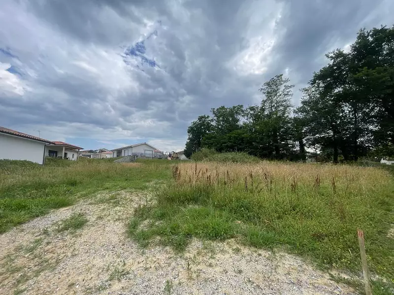 Terrain, 897 m²