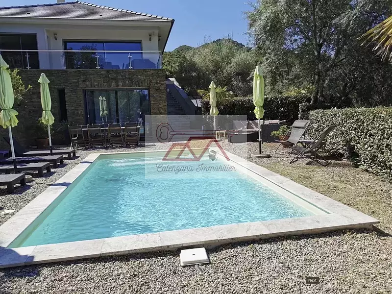 Maison, 250 m²