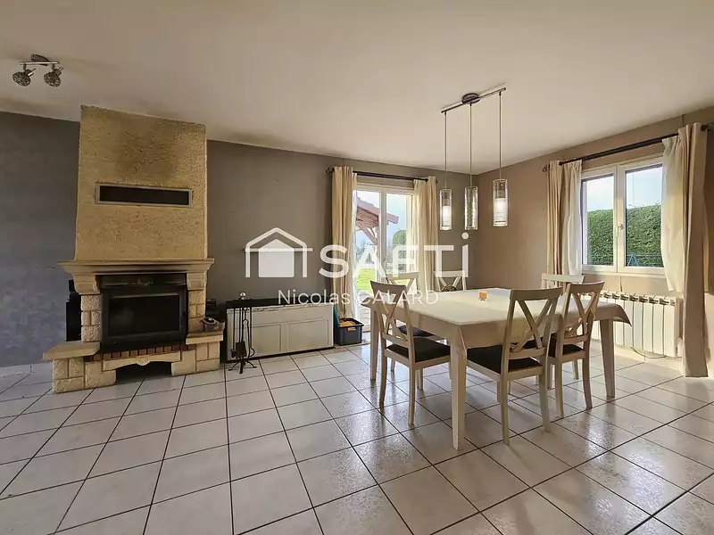 Maison, 77 m²