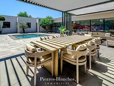 Maison, 270 m²