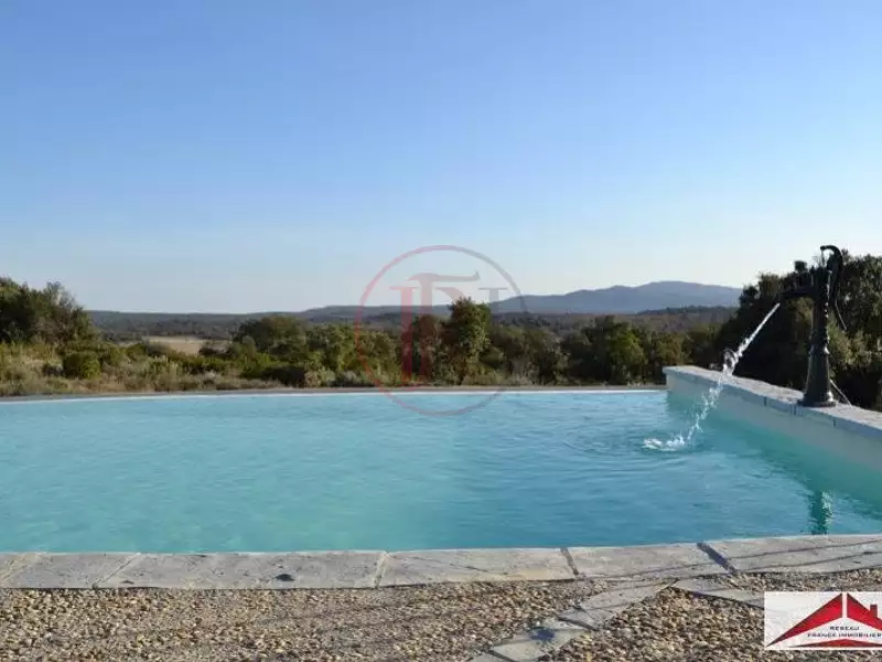 Divers, 1 500 m²