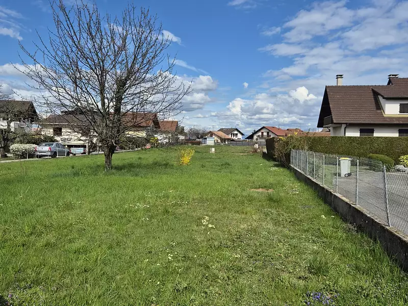 Terrain, 679 m²