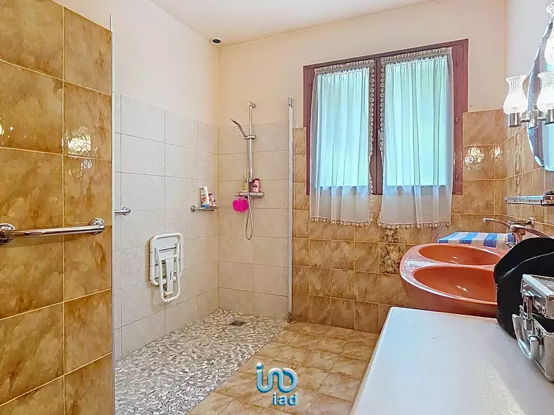 Maison, 190 m²