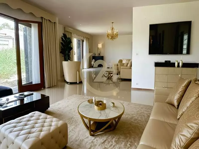 Maison, 259,1 m²