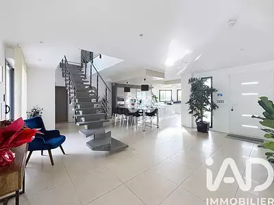 Maison, 290 m²