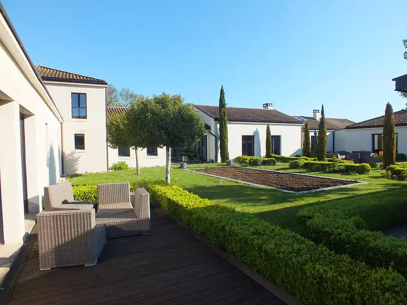 Maison, 730 m²